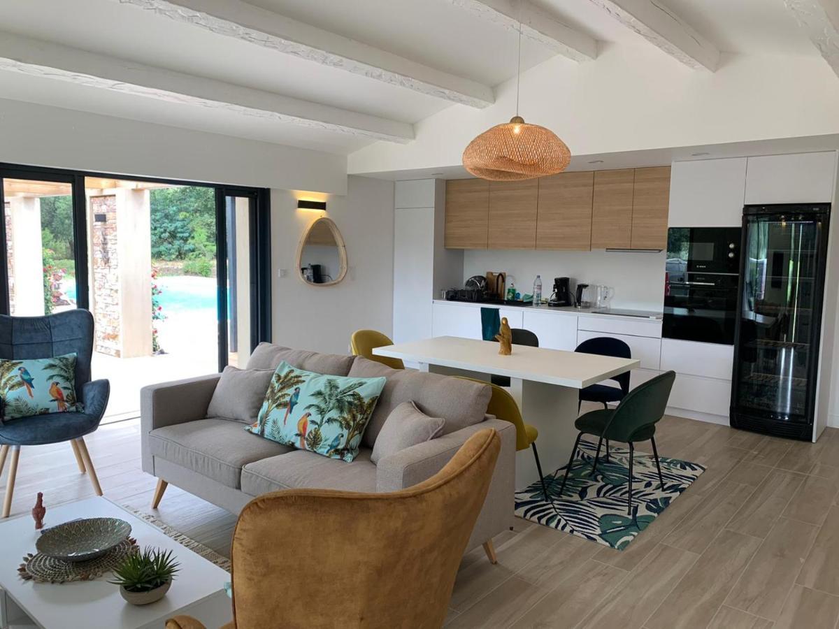 Magnifique Villa Avec Piscine Au Coeur Des Vignes Cogolin Exteriér fotografie