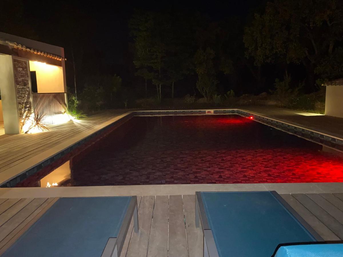 Magnifique Villa Avec Piscine Au Coeur Des Vignes Cogolin Exteriér fotografie